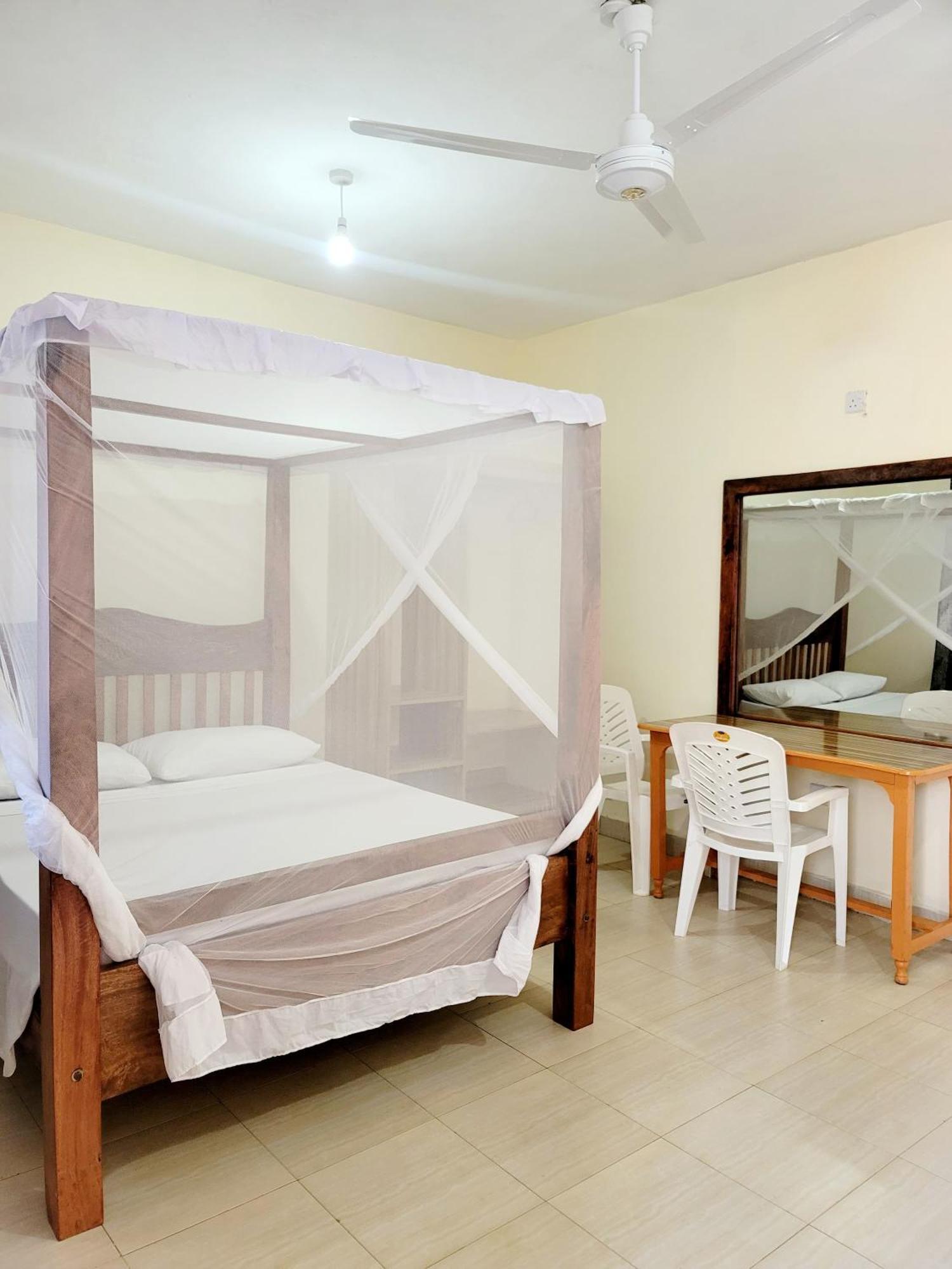 Casuarina Lounge Hotel Malindi Bagian luar foto
