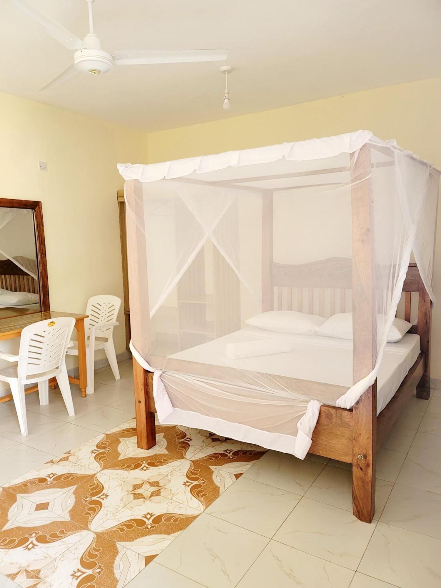 Casuarina Lounge Hotel Malindi Bagian luar foto